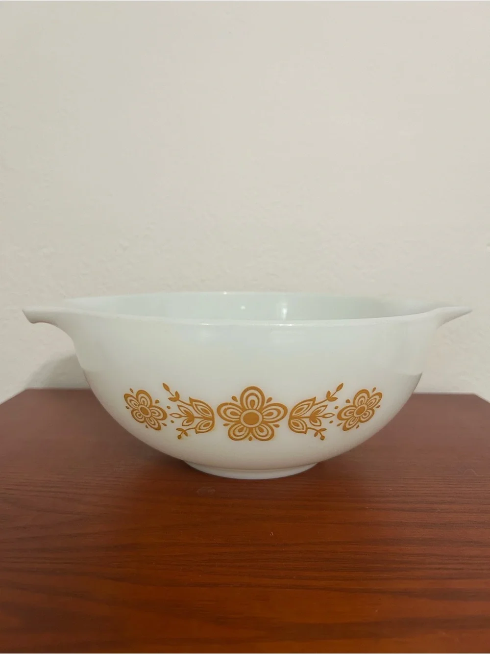 Vintage PYREX 443 Butterfly Gold Cinderella Mixing Bowl 2.5 qt size